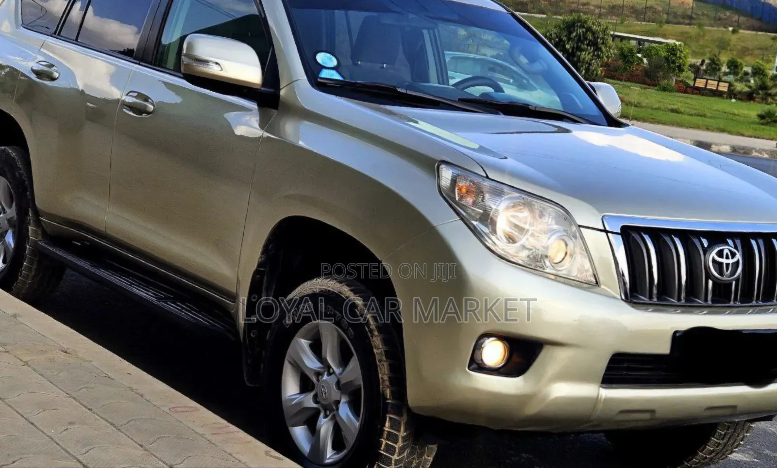 Toyota Land Cruiser Prado 2012 Gray