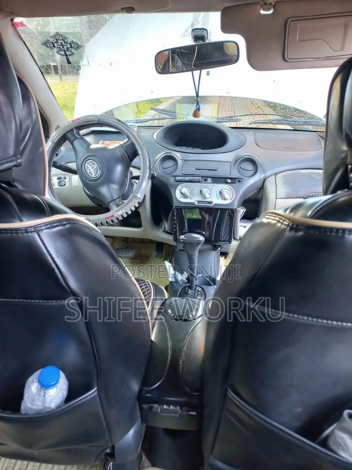 Toyota Vitz 2004 Silver