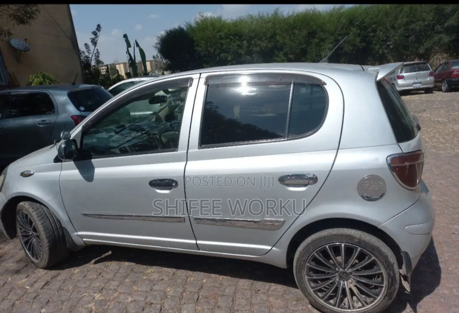 Toyota Vitz 2004 Silver