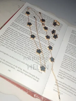 Photo - Lucky Five-Petal Flower Necklace With Bracelet,Earrings and Ring