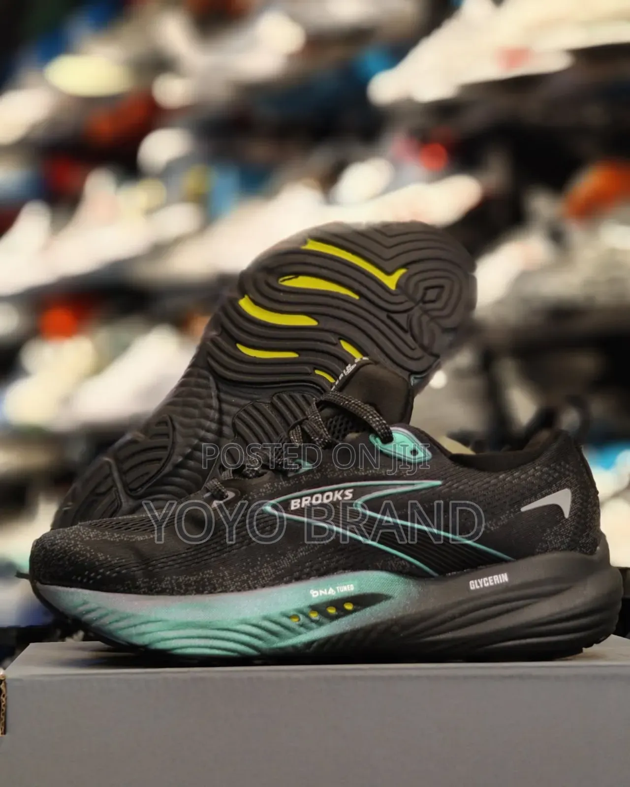 Brooks Glycerin 22 Road Running Fashion Sneaker