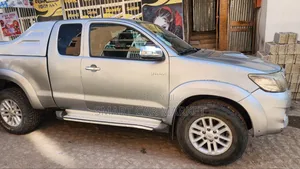 Toyota Hilux 2015 Silver