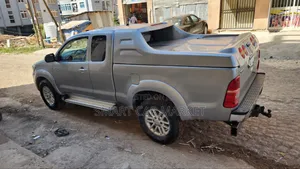 Toyota Hilux 2015 Silver