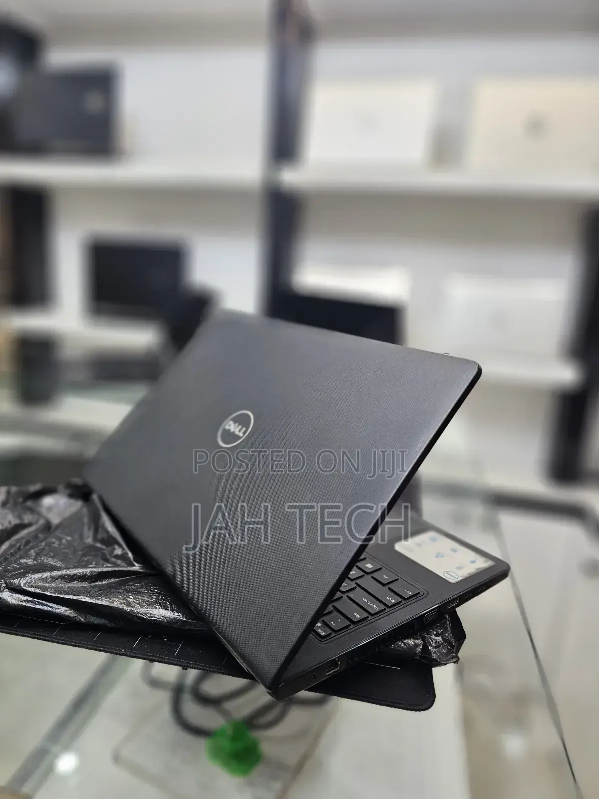 New Laptop Dell Vostro 3000 4GB Intel Core I5 HDD 1T