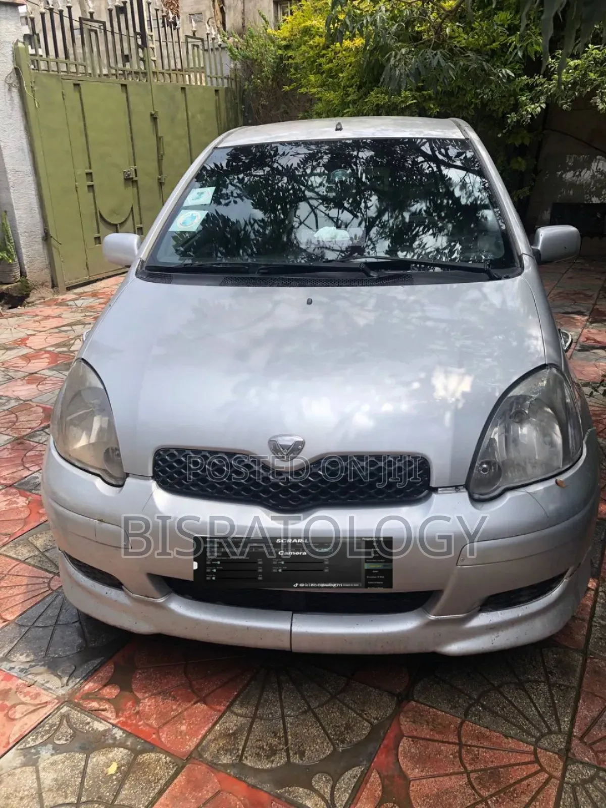 Toyota Vitz 2002 Silver
