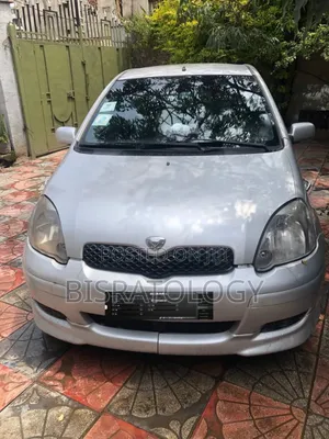 Toyota Vitz 2002 Silver