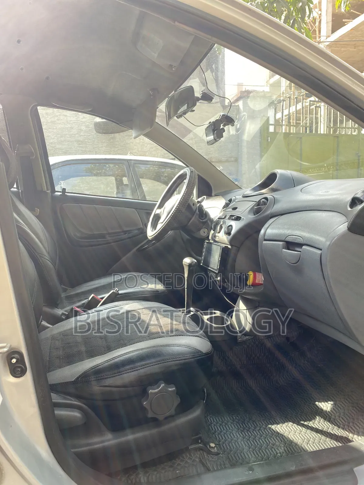 Toyota Vitz 2002 Silver