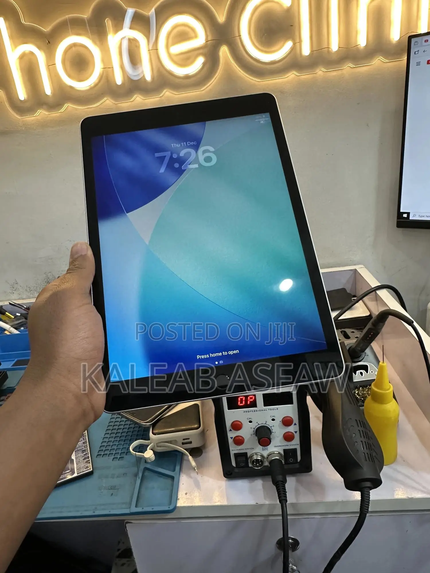 Apple iPad 9.7 64 GB White