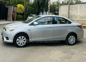 Toyota Yaris 2014 Silver