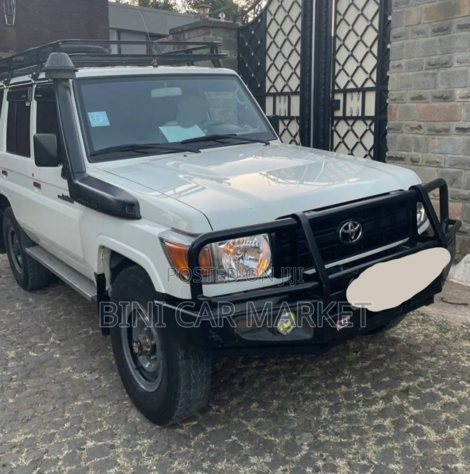 Toyota Land Cruiser 2018 White
