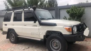 Toyota Land Cruiser 2018 White