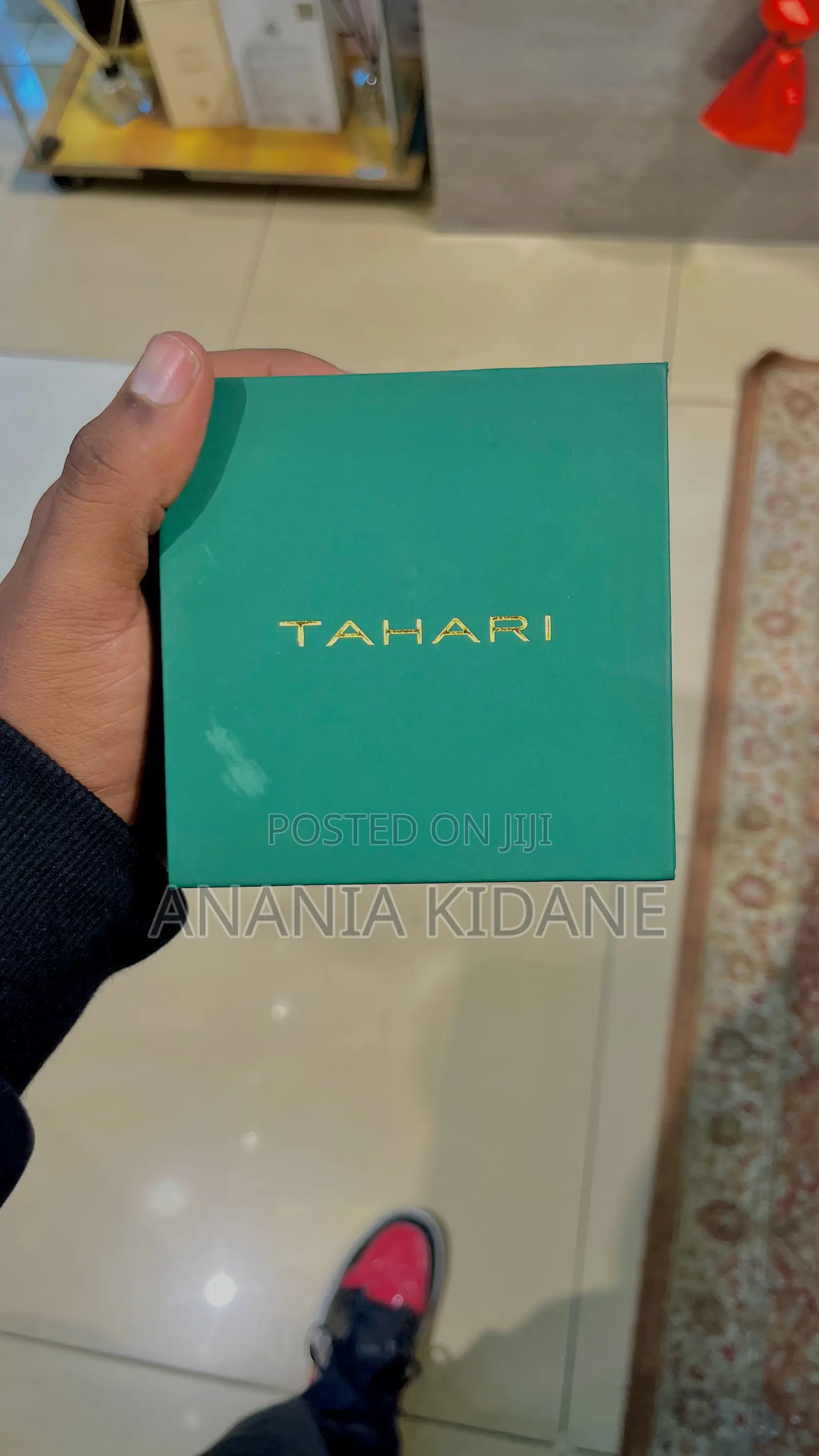 Tahari Original Men’S Watch