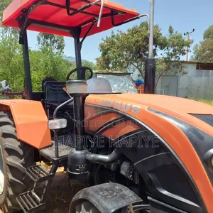 Photo - Tractor Agricultural