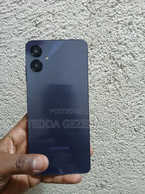 Photo - New Samsung Galaxy A06 128 GB Black