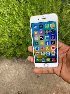 Photo - Apple iPhone 8 64 GB White