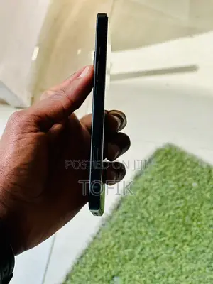 New Apple iPhone 15 128 GB Black