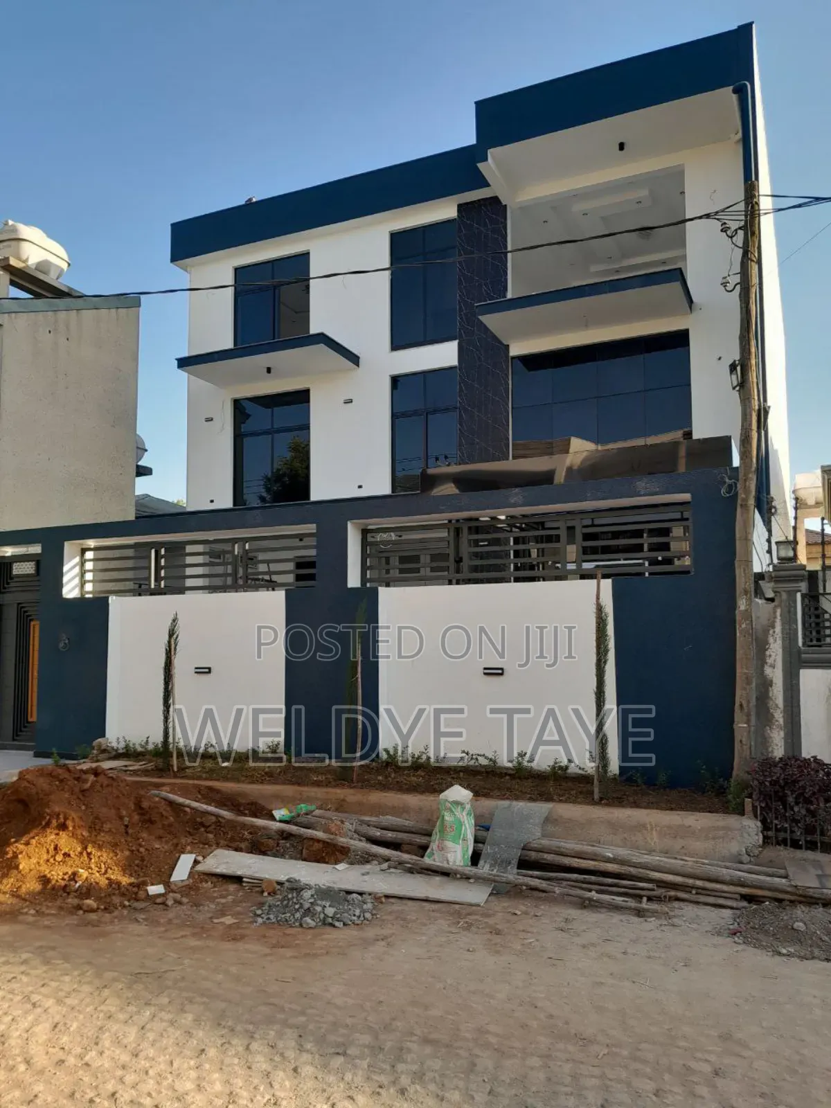 Furnished 8bdrm House in Bole for sale