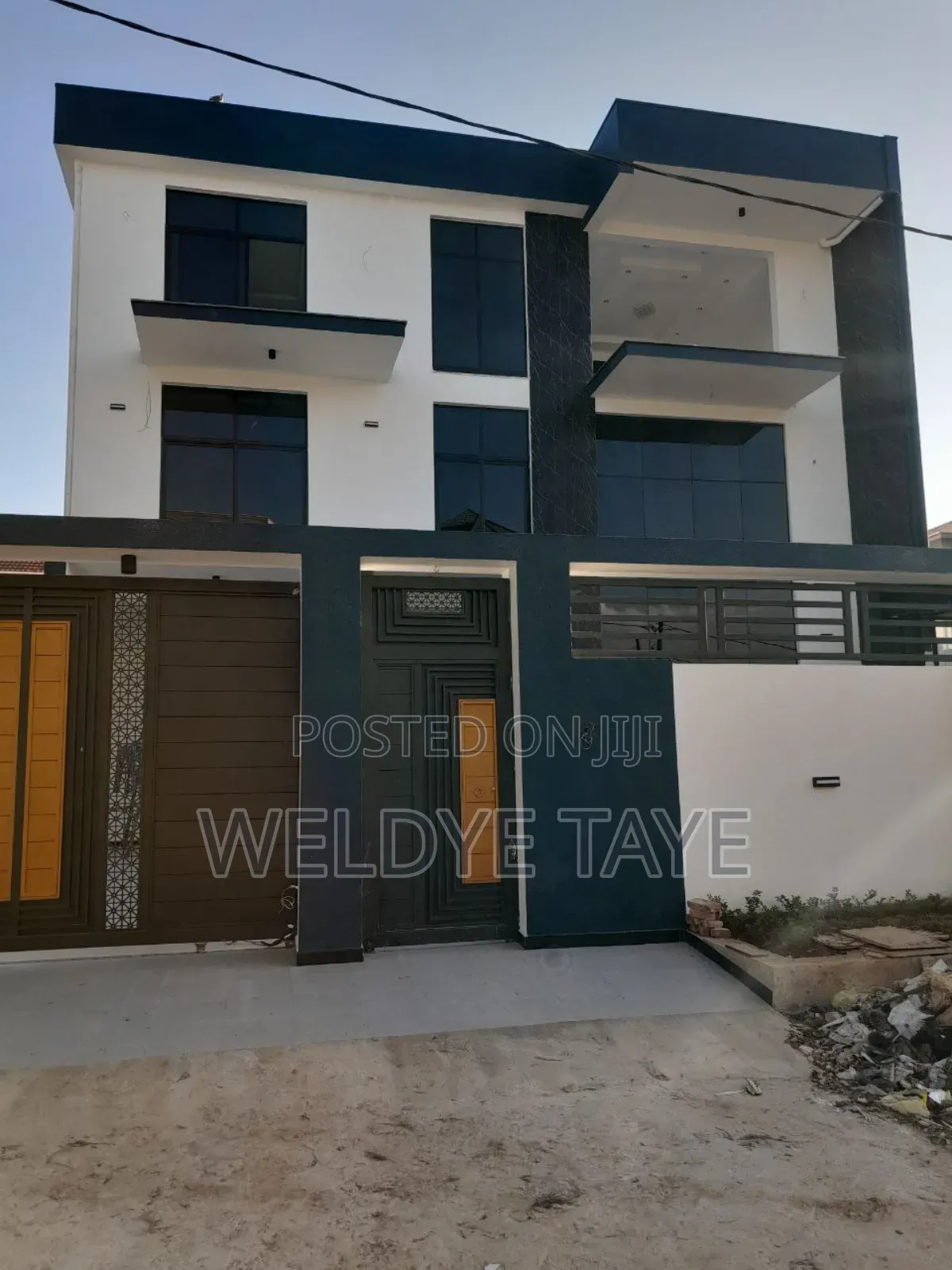 Furnished 8bdrm House in Bole for sale