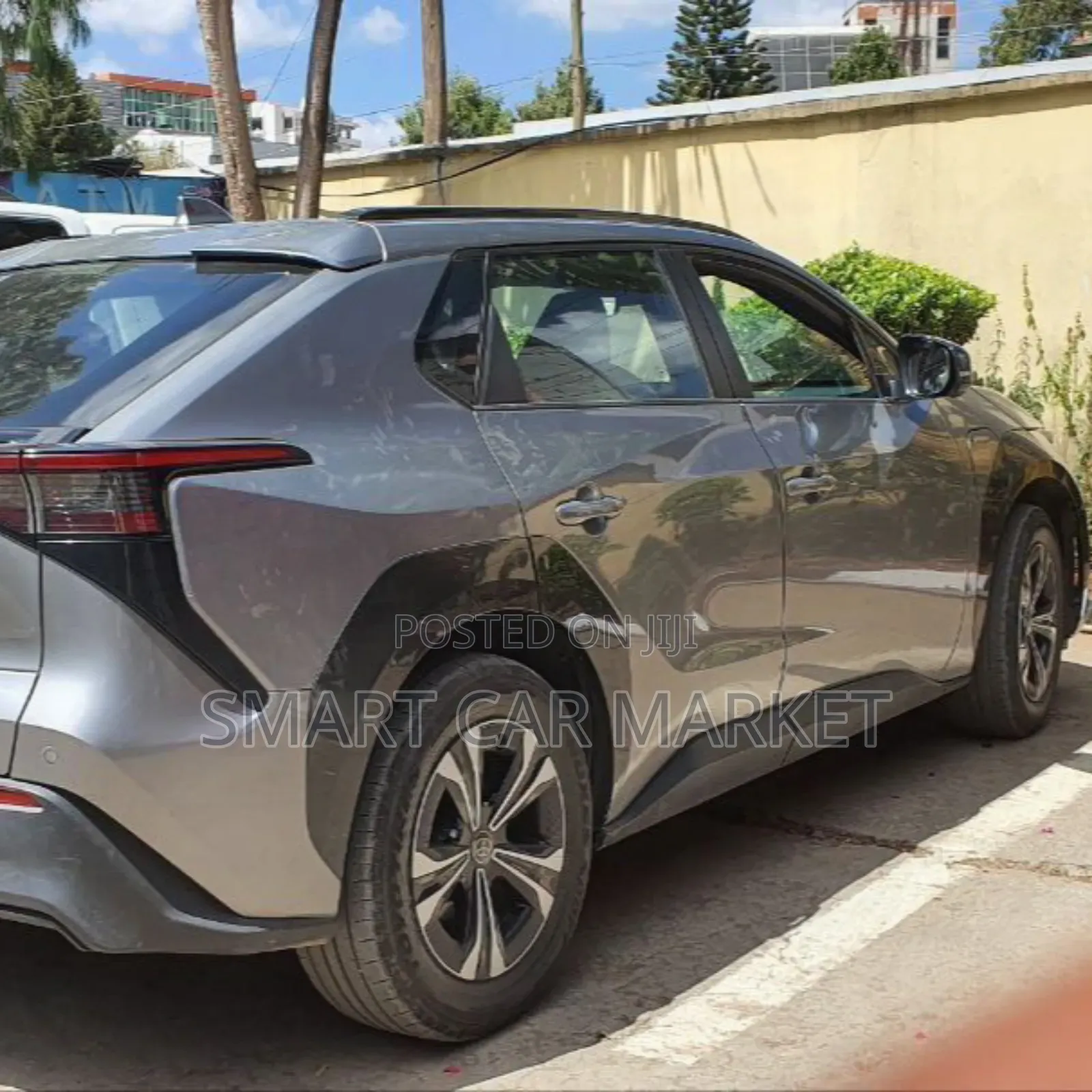 Toyota bZ4X 71.4 kWh AWD 2023 Gray