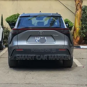Toyota bZ4X 71.4 kWh AWD 2023 Gray