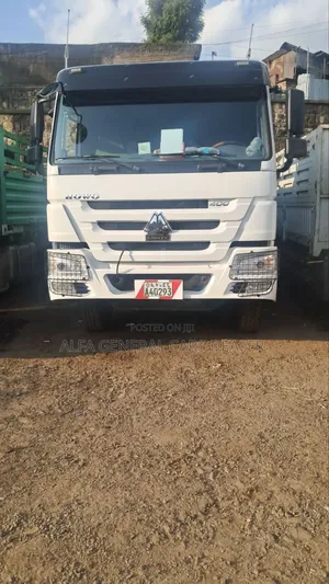 Photo - Sinotruk 2025 White
