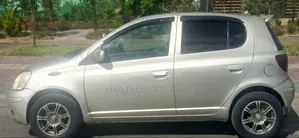 Toyota Vitz 2001 Silver