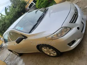Toyota Corolla 2010 Silver