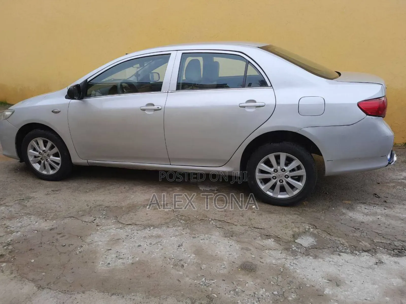 Toyota Corolla 2010 Silver