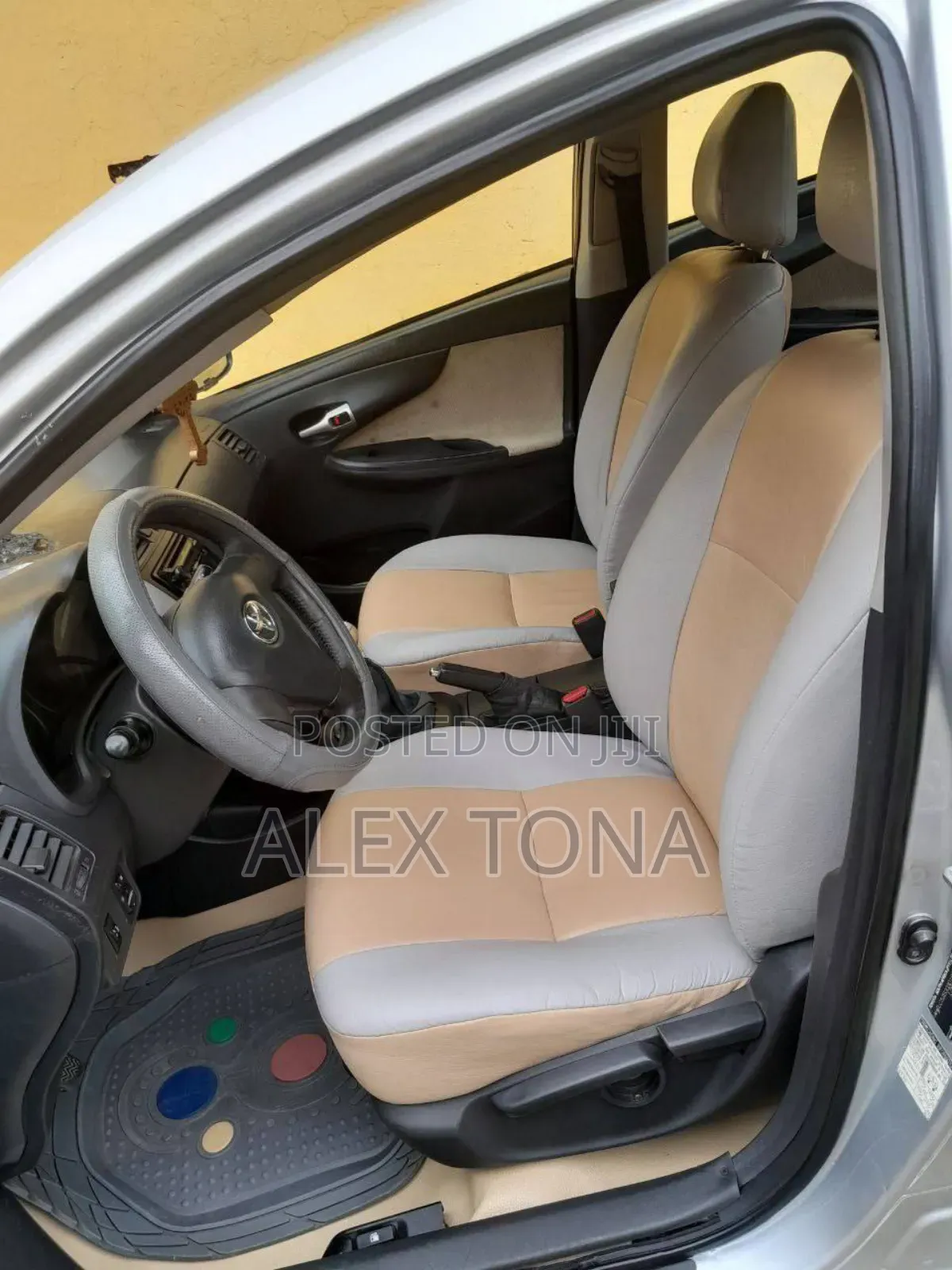 Toyota Corolla 2010 Silver