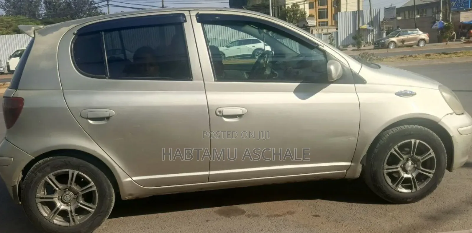 Toyota Vitz 2001 Silver