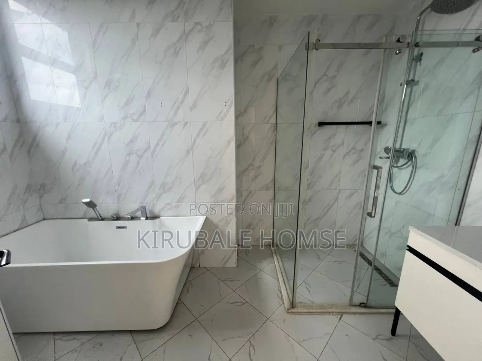 4bdrm Apartment in Bola Meskle Flawre, Bole for rent