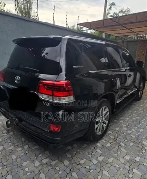 Toyota Land Cruiser 5.7 V8 VXR 2020 Black