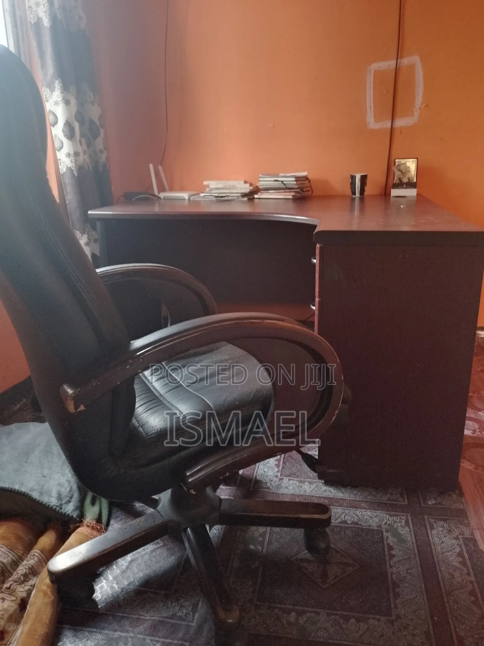 Managerial Table and Chair