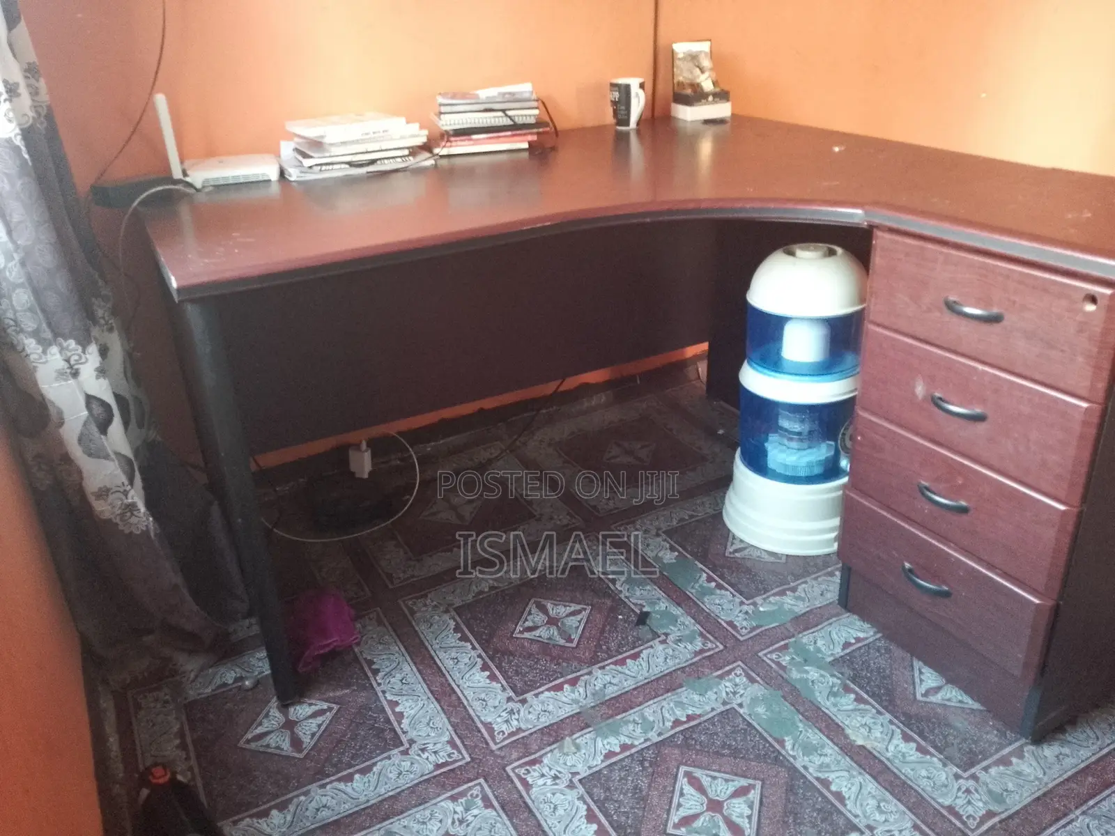 Managerial Table and Chair