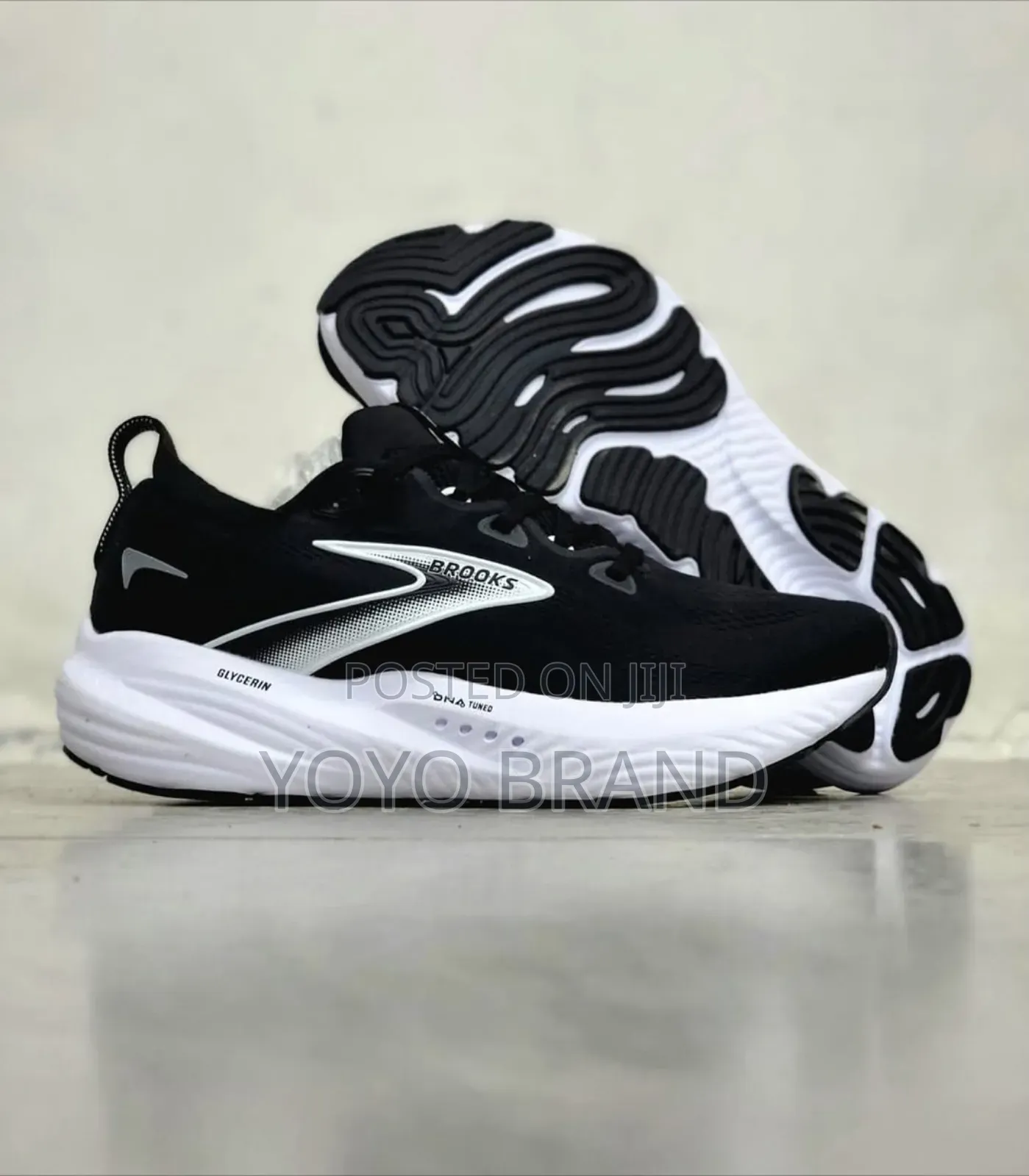 Brooks Glyecrin 22 Black Road Running Fashion Sneaker