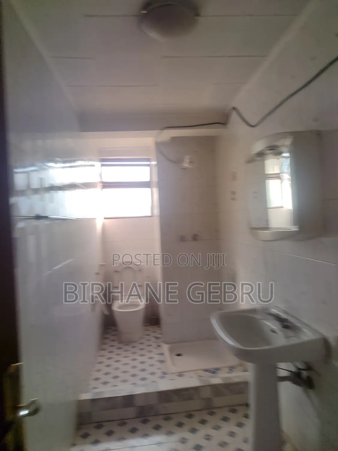 Furnished 5bdrm House in G+1 House, Bole for rent