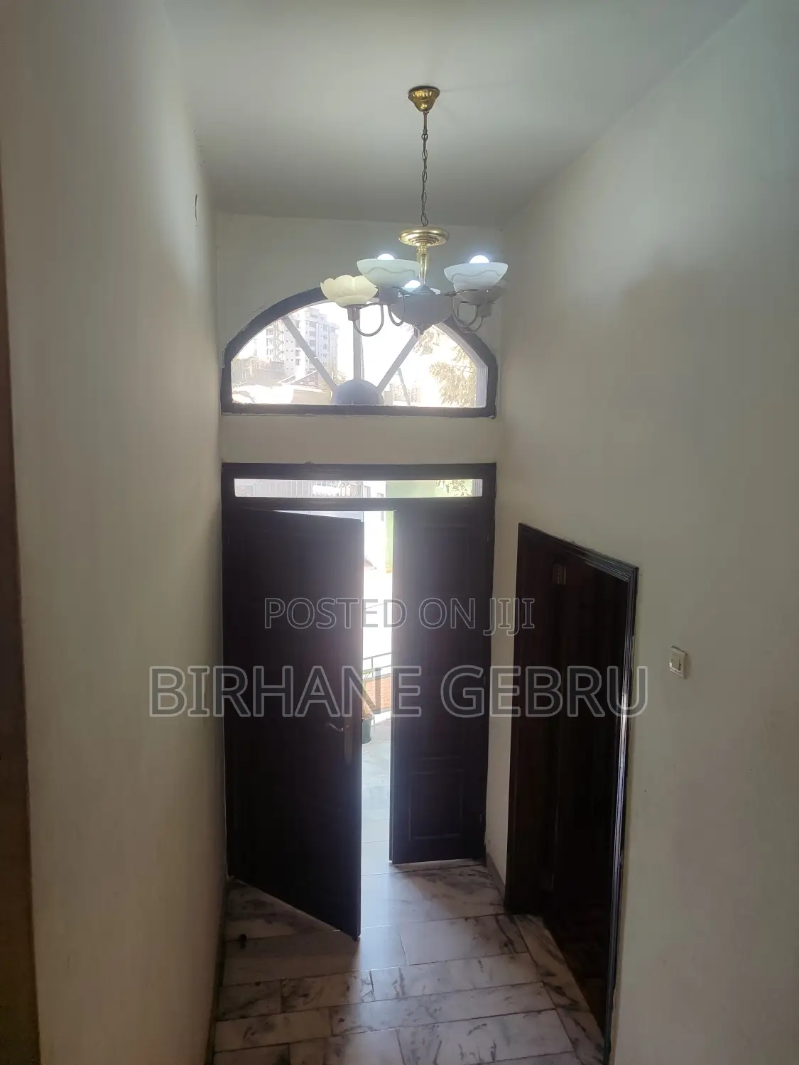 Furnished 5bdrm House in G+1 House, Bole for rent