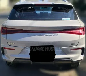 BYD E2 43 kWh 94 hp FWD 2025 Silver