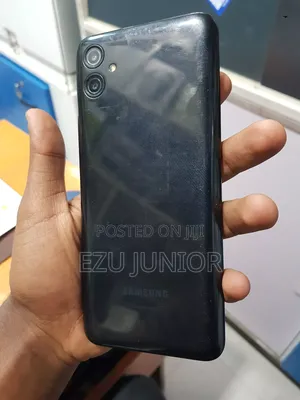 Photo - Samsung Galaxy A04e 32 GB Black