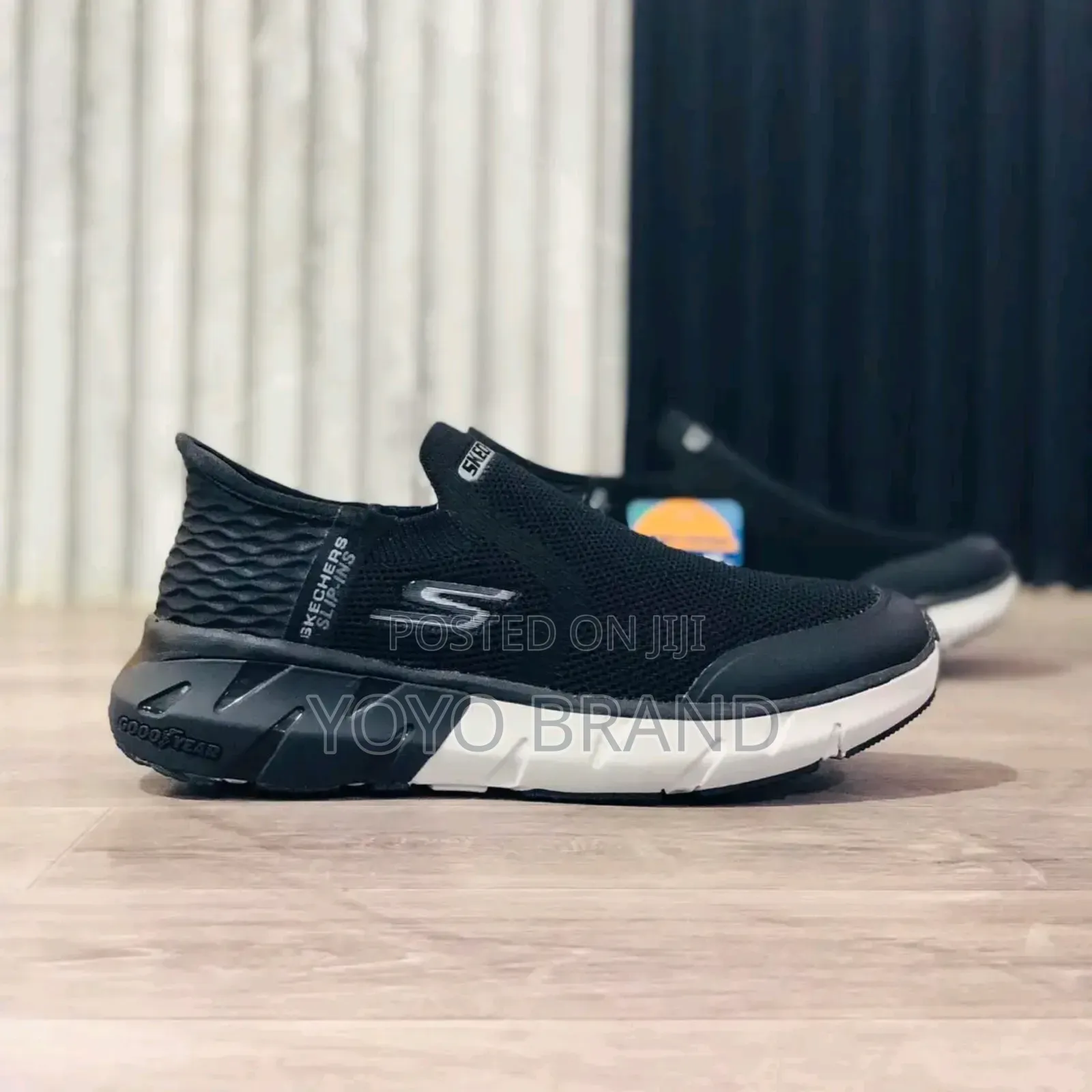 Skechers Slio-ins Black Fashion Sneaker