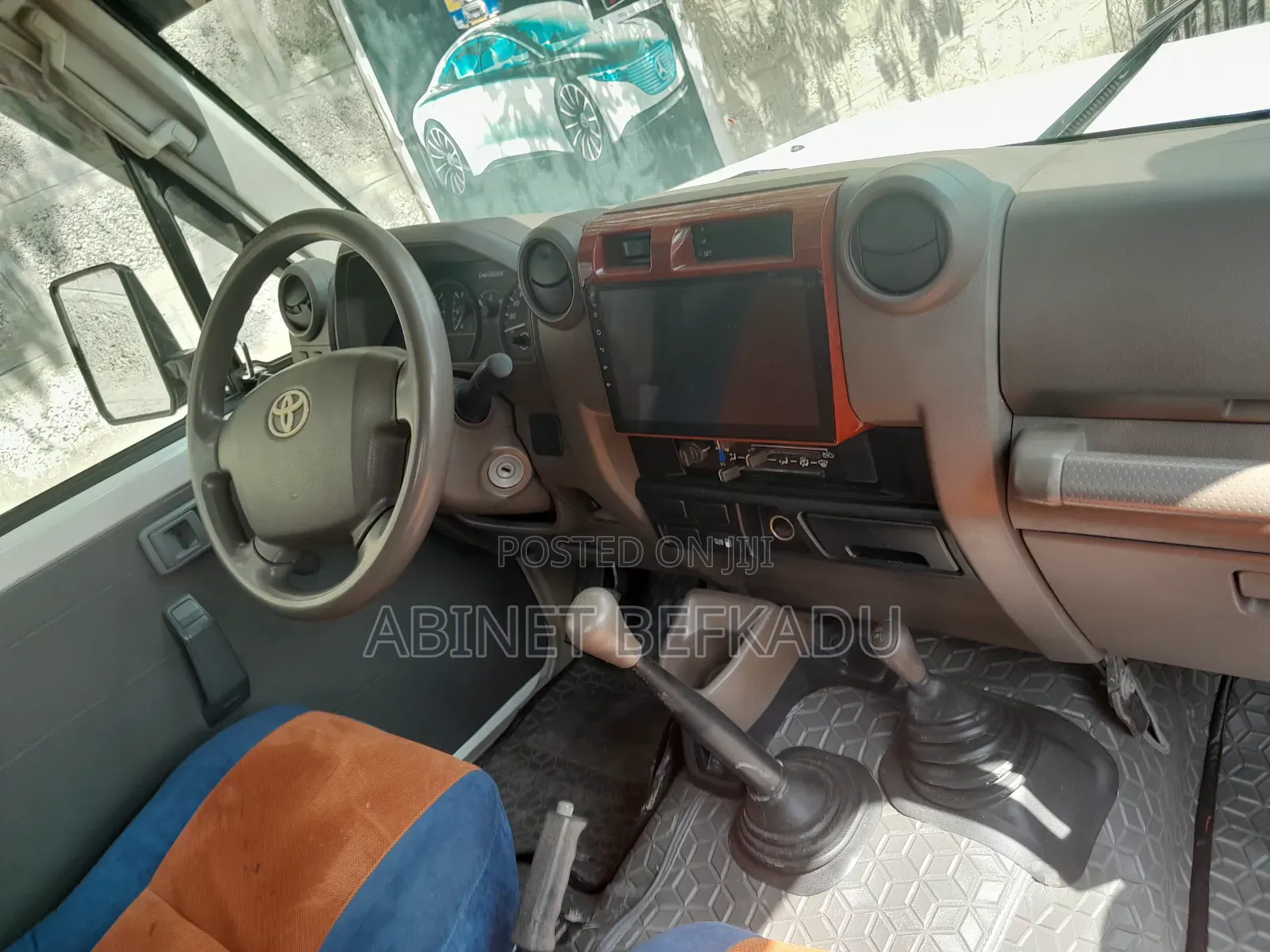 Toyota Land Cruiser 2011 White