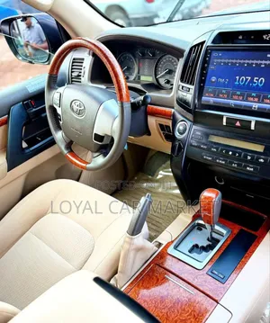 Toyota Land Cruiser 2013 Silver