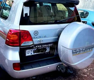 Toyota Land Cruiser 2013 Silver