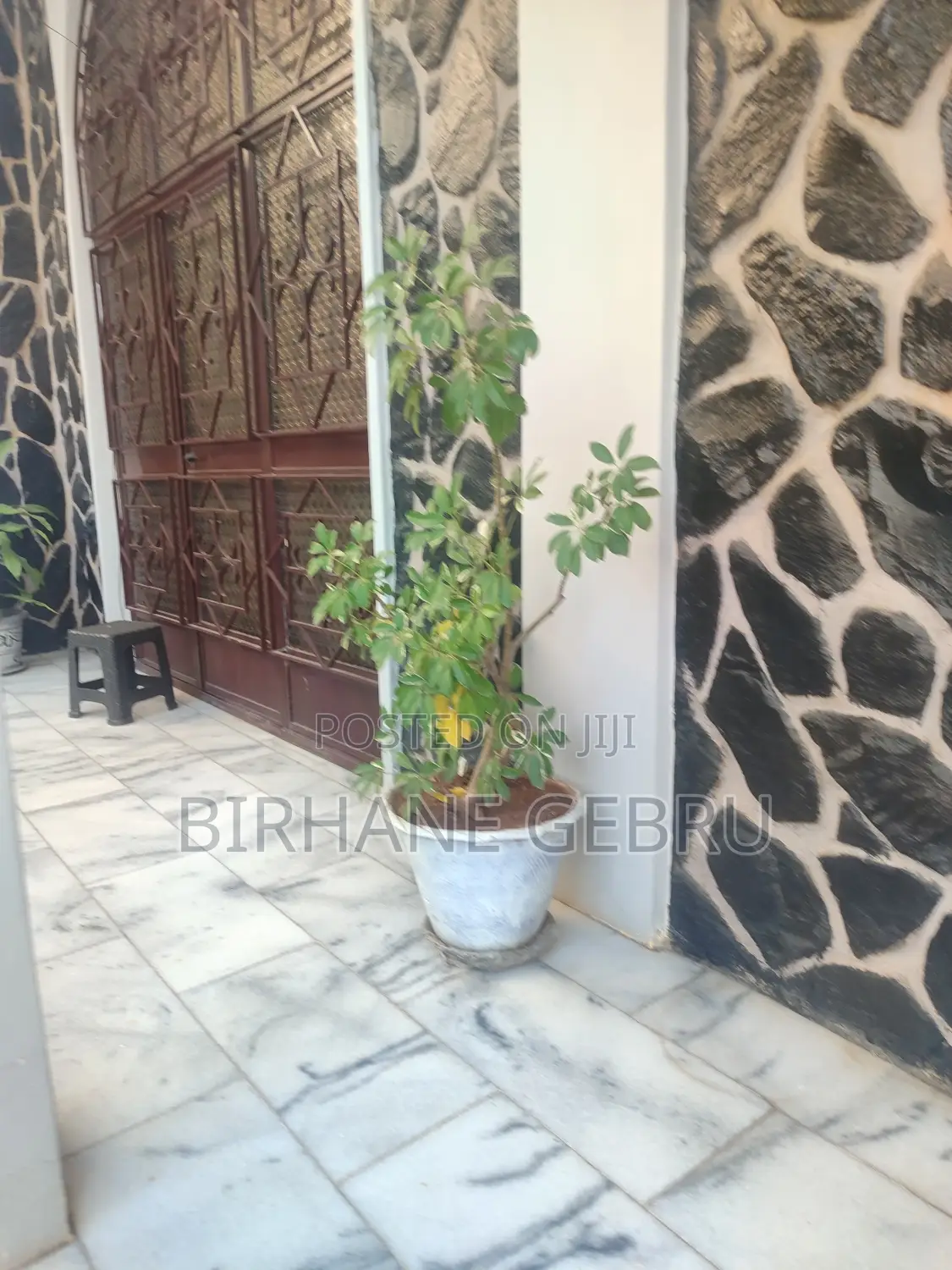 Furnished 5bdrm House in G+1 House, Bole for rent