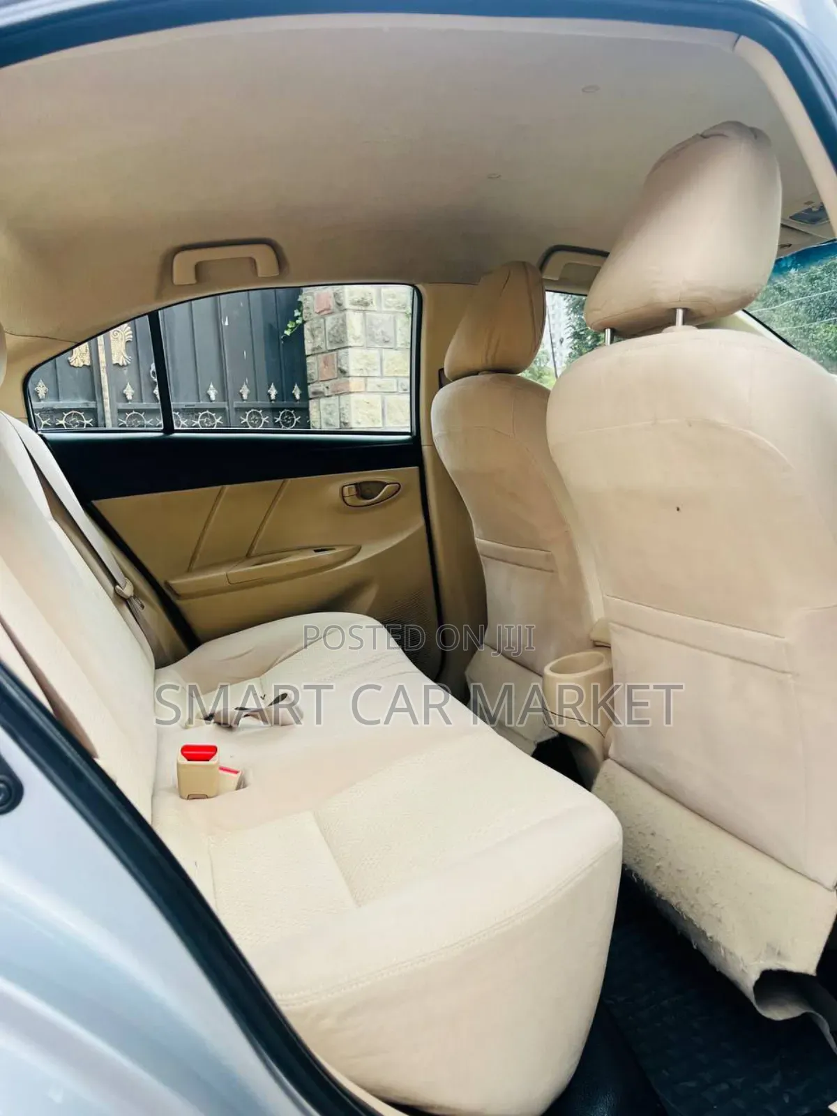 Toyota Yaris 2015 Silver