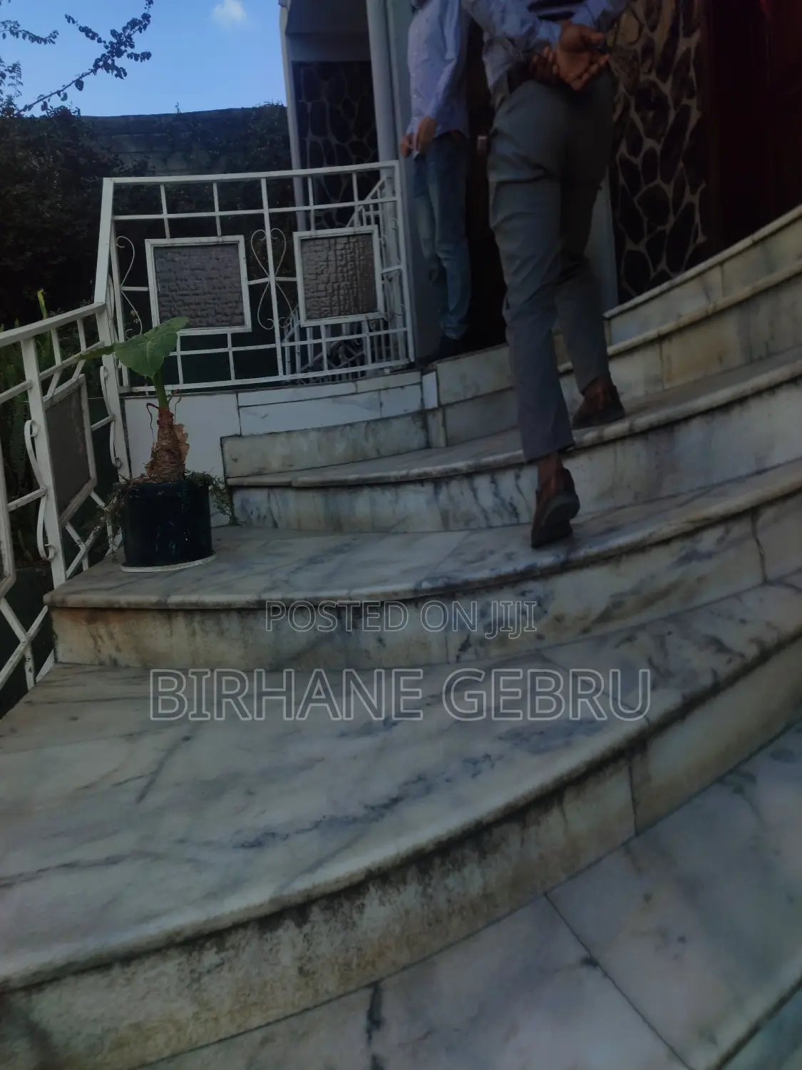 Furnished 5bdrm House in G+1 House, Bole for rent