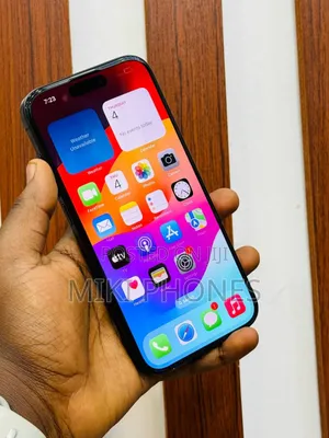 Photo - Apple iPhone 15 Pro 256 GB Black