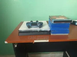 Photo - Playstation 4slim Used Jailbreak Be ብር H