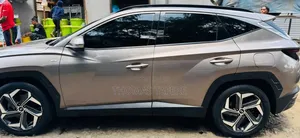 Hyundai Tucson 2021 Gold