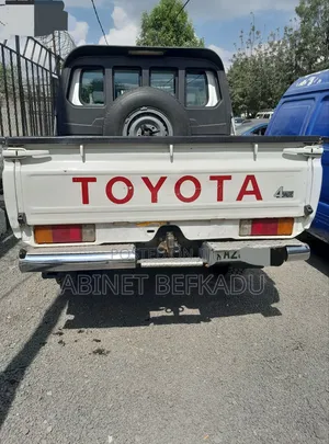 Toyota Land Cruiser 2015 White